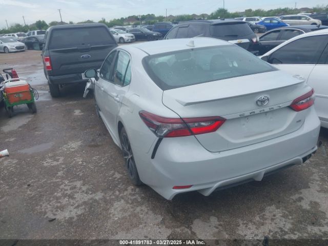 2022 TOYOTA CAMRY 4T1G11AK2NU039735 Photo 2