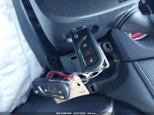 2T3G1RFV0PC325984 Toyota RAV4 LE