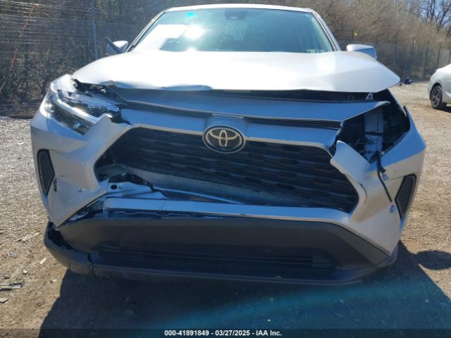 2T3G1RFV0PC325984 Toyota RAV4 LE