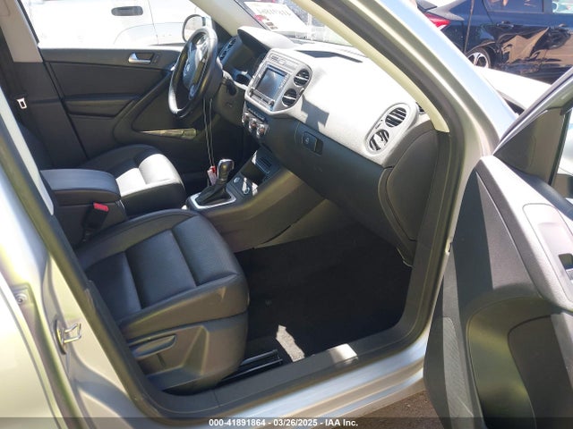 WVGAV7AX0HK002613 Volkswagen 2.0 tsi