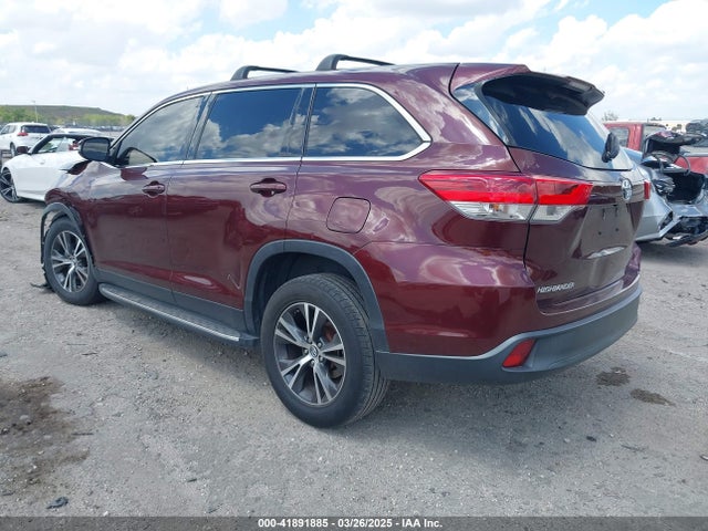5TDZARFH5KS054593 Toyota Highlander Le
