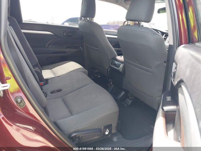 5TDZARFH5KS054593 Toyota Highlander Le