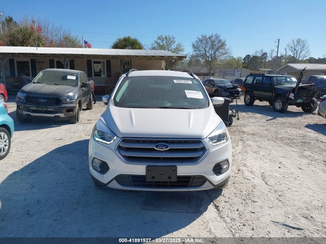 1FMCU0GD4HUC18307 Ford ESCAPE SE
