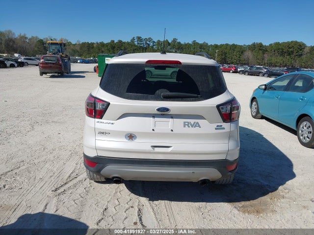 1FMCU0GD4HUC18307 Ford ESCAPE SE