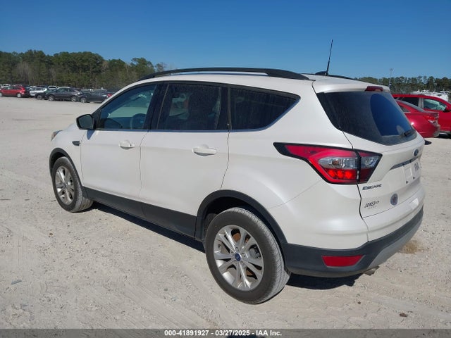 1FMCU0GD4HUC18307 Ford ESCAPE SE