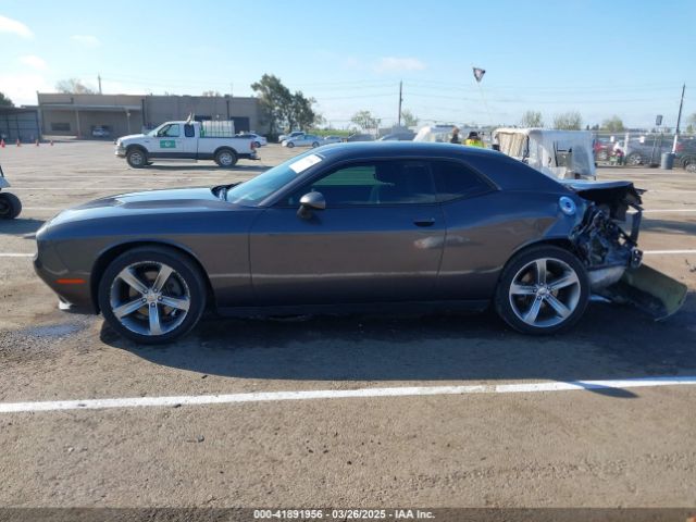 2C3CDZAG7GH102259 Dodge Challenger Sxt