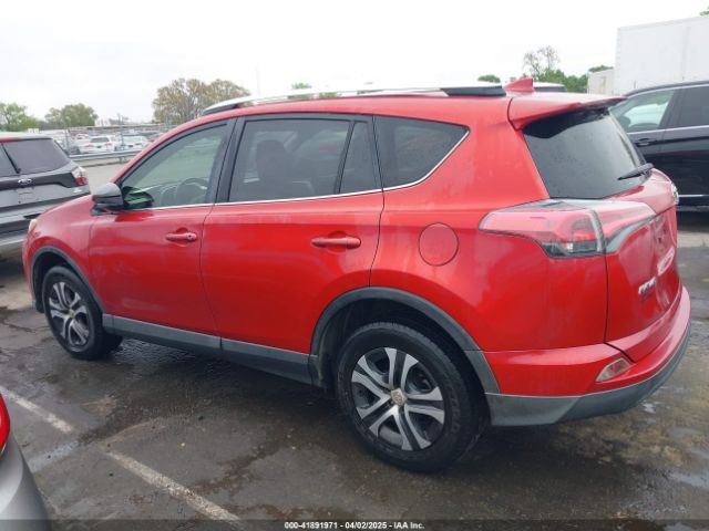 JTMZFREV6GJ078639 Toyota RAV4 LE