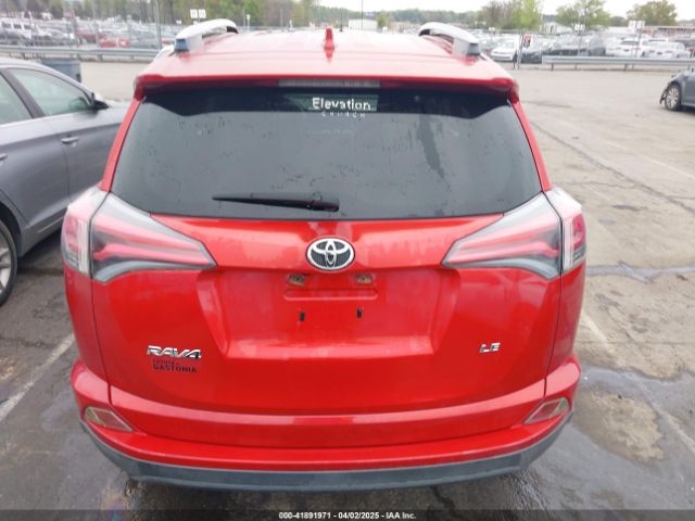 JTMZFREV6GJ078639 Toyota RAV4 LE