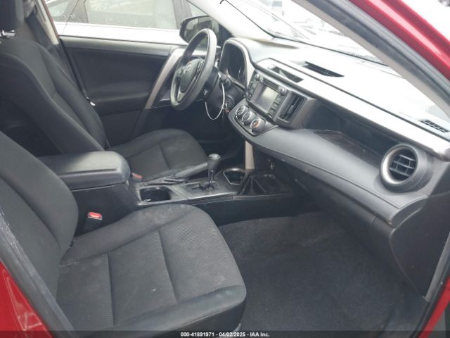 JTMZFREV6GJ078639 Toyota RAV4 LE