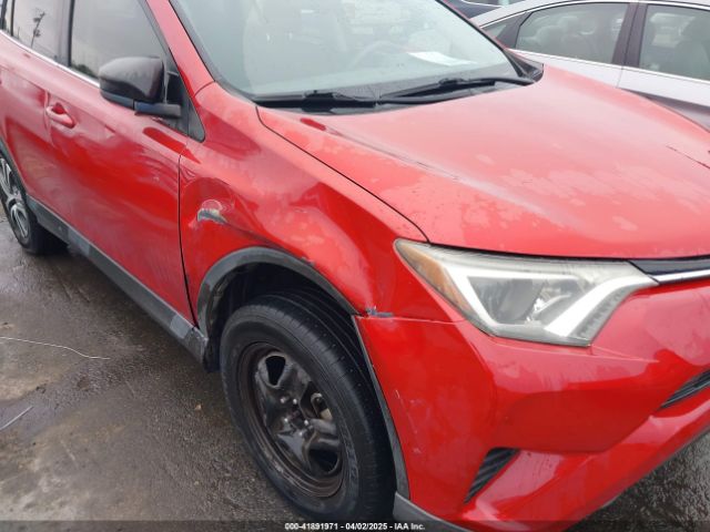 JTMZFREV6GJ078639 Toyota RAV4 LE