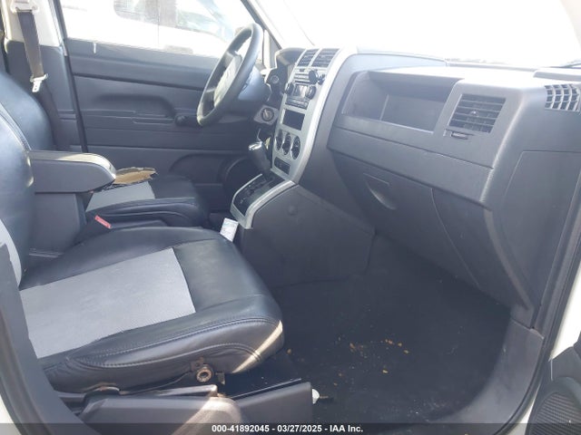 2008 JEEP PATRIOT 1J8FT28028D591916 Photo 4