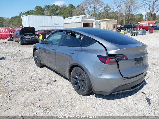 2024 TESLA MODEL Y 7SAYGDED2RA320291 Photo 2
