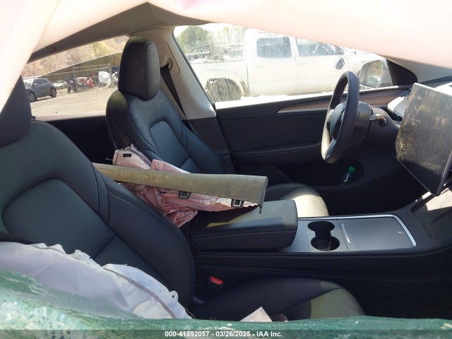 2024 TESLA MODEL Y 7SAYGDED2RA320291 Photo 4