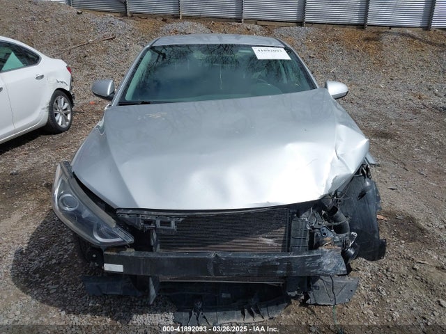 5NPD74LF4HH069261 Hyundai ELANTRA SE