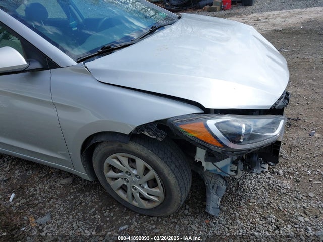 5NPD74LF4HH069261 Hyundai ELANTRA SE