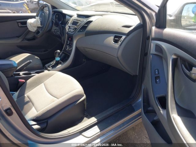 5NPDH4AE2GH686342 Hyundai ELANTRA SE
