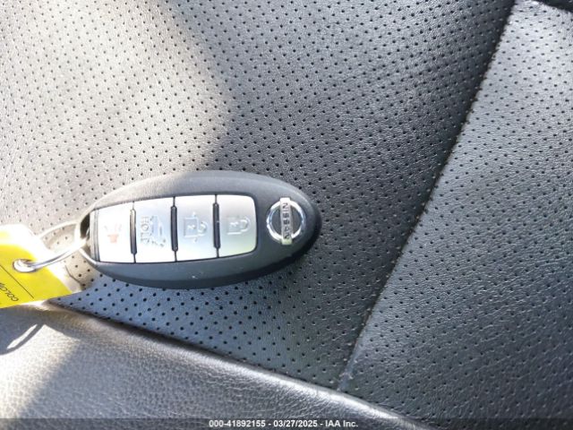 5N1AT2MV2FC848039 Nissan Rogue Sl