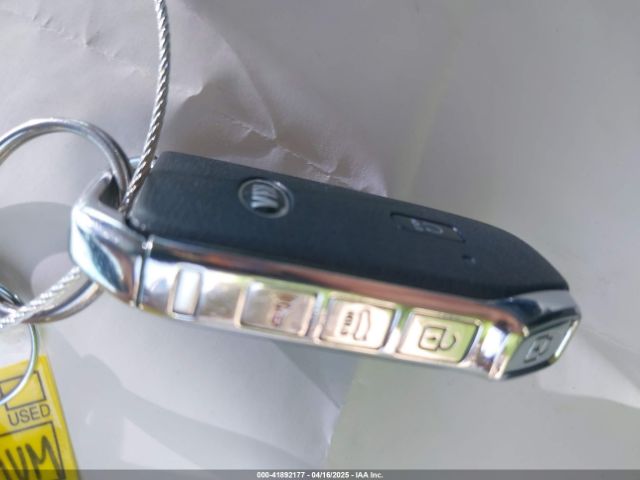 5XXG14J28MG017779 KIA K5 LXS