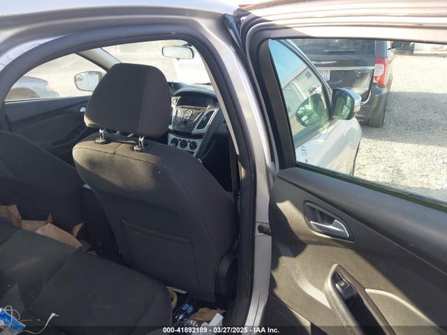 1FADP3F2XEL203206 Ford FOCUS SE