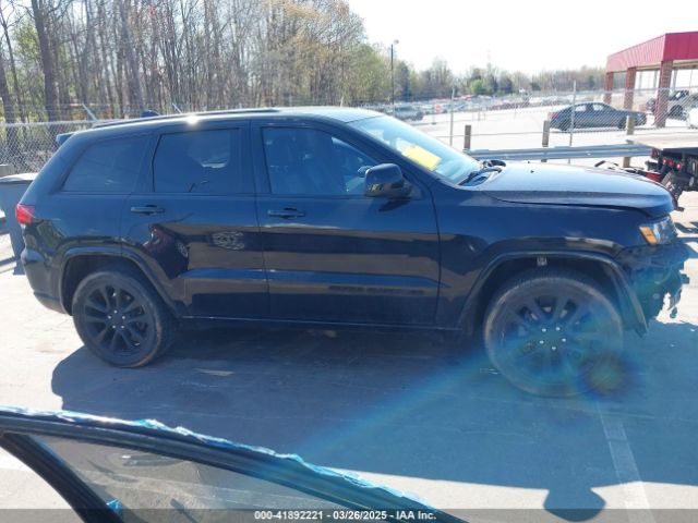 1C4RJEAG2HC880691 Jeep Grand Cherokee Altitude 4x2