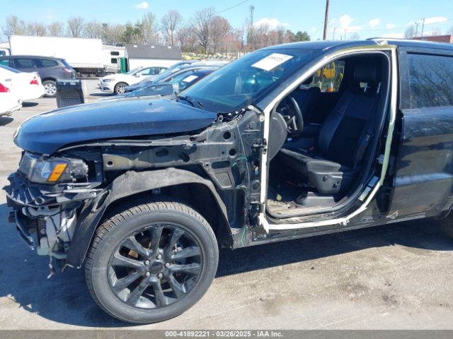 1C4RJEAG2HC880691 Jeep Grand Cherokee Altitude 4x2