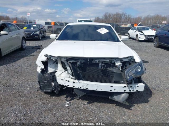 2C3CCADG8NH134439 Chrysler 300 Touring L