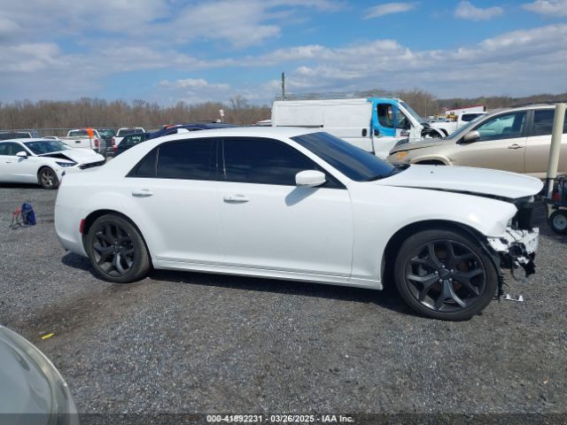 2C3CCADG8NH134439 Chrysler 300 Touring L