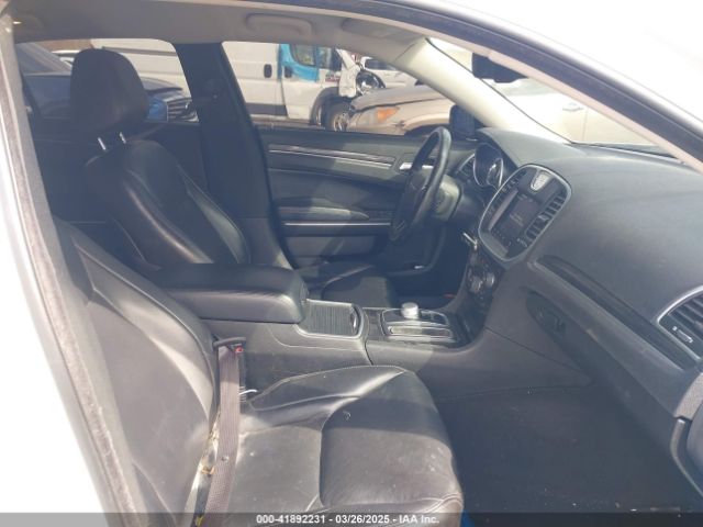 2022 CHRYSLER 300 2C3CCADG8NH134439 Photo 4