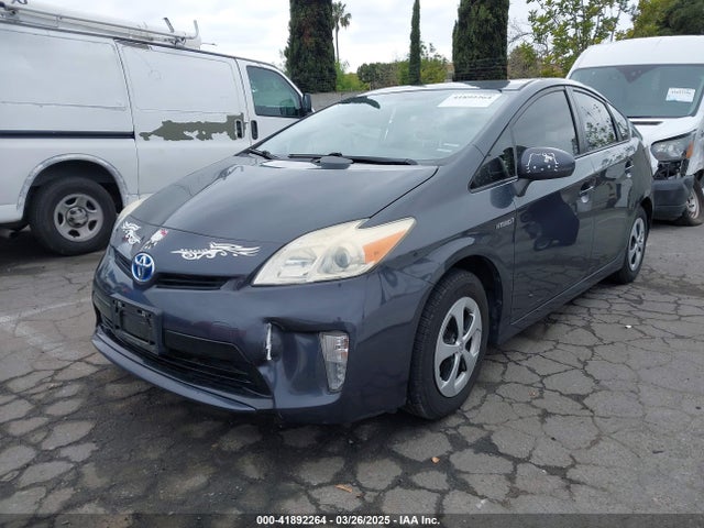 Toyota Prius Two 2015 JTDKN3DU8F0476353 Image 2
