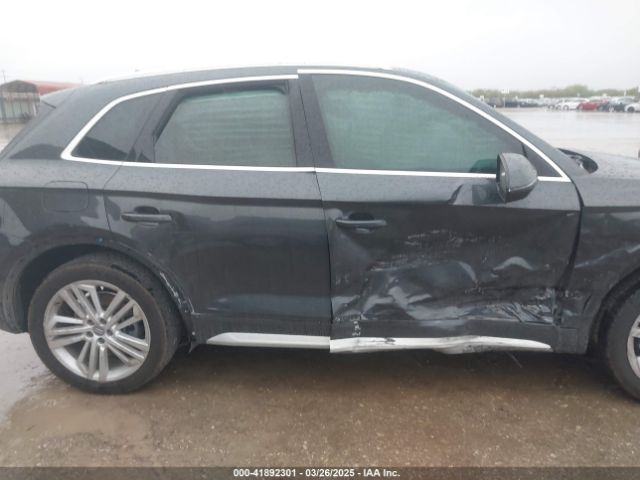WA1BNAFYXK2045638 Audi Q5 45 Premium