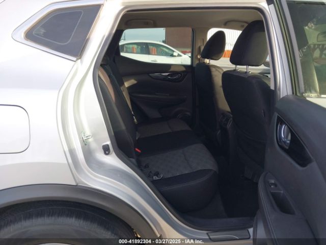 JN1BJ1CP5HW030515 Nissan Rogue Sport Sv