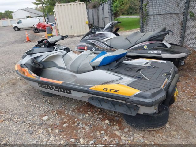 2020 SEADOO SEADOO GTX YDV47343B020 Photo 2