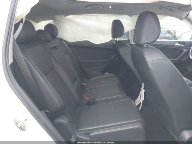 3VV2B7AX7KM125053 Volkswagen Tiguan 2.0t Se/2.0t Sel/2.0t Sel R-line/2.0t Sel R-line Black