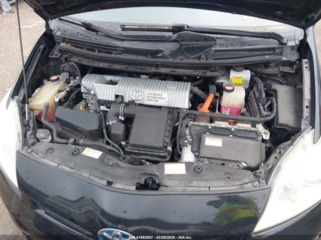 JTDKN3DU4F1984667 Toyota Prius Two