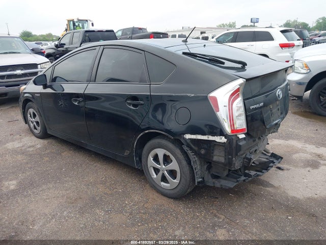 JTDKN3DU4F1984667 Toyota Prius Two