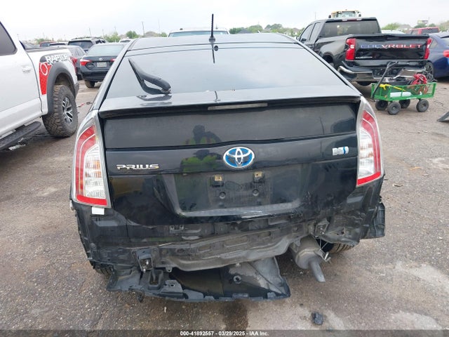 JTDKN3DU4F1984667 Toyota Prius Two