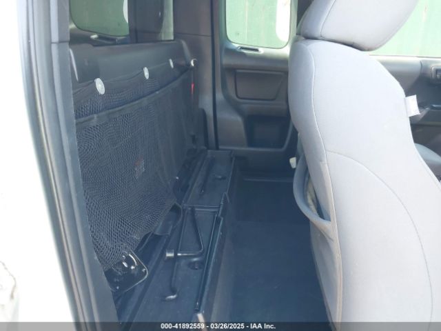 5TFRX5GN9HX093461 Toyota Tacoma Sr
