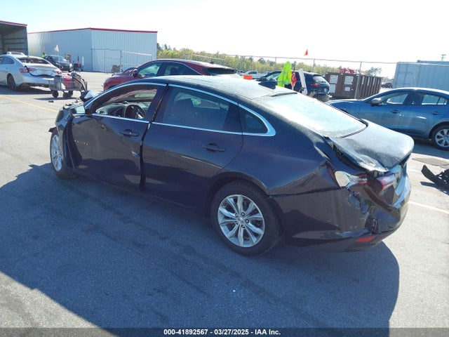 1G1ZD5ST1NF128891 Chevrolet Malibu Fwd Lt