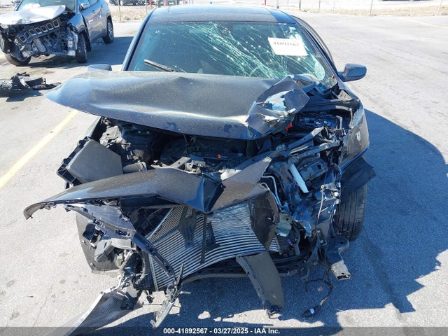 1G1ZD5ST1NF128891 Chevrolet Malibu Fwd Lt