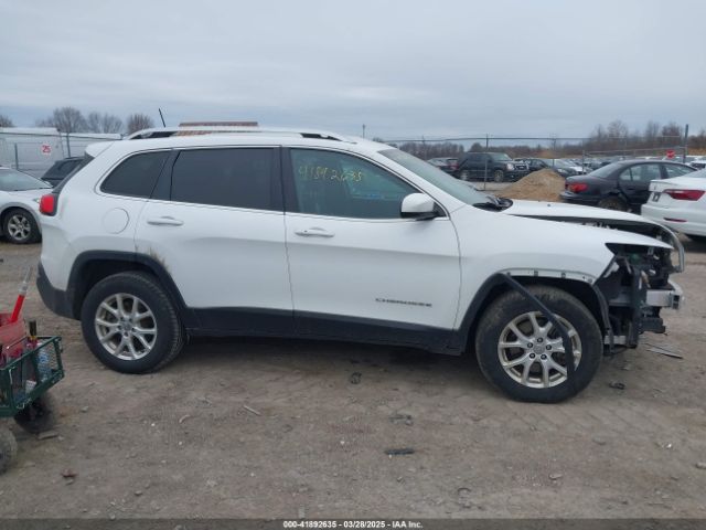 1C4PJMLBXJD598592 Jeep Cherokee Latitude Plus 4x4