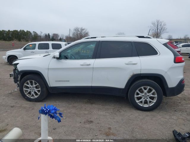 1C4PJMLBXJD598592 Jeep Cherokee Latitude Plus 4x4