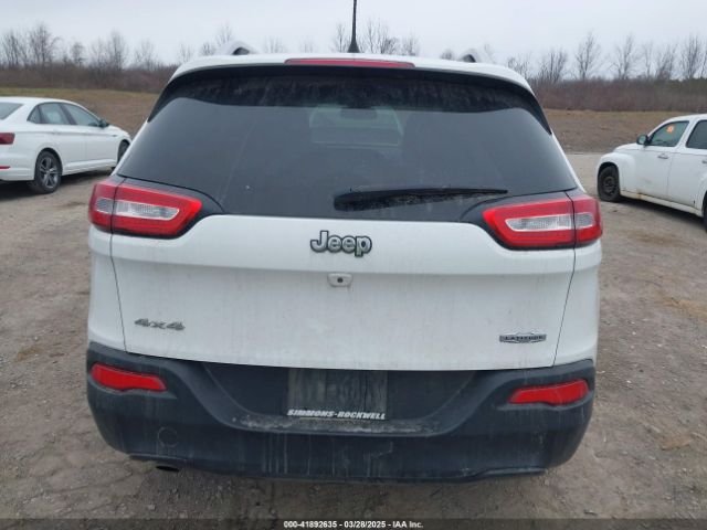 1C4PJMLBXJD598592 Jeep Cherokee Latitude Plus 4x4