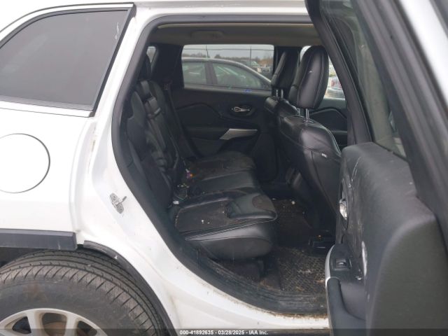 1C4PJMLBXJD598592 Jeep Cherokee Latitude Plus 4x4