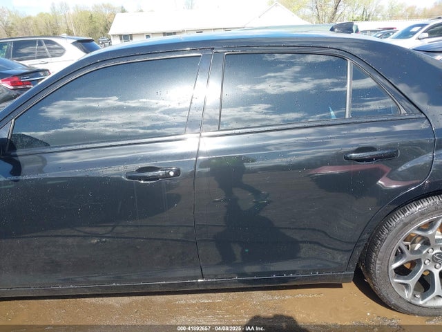 2C3CCABGXGH238517 Chrysler 300 300s