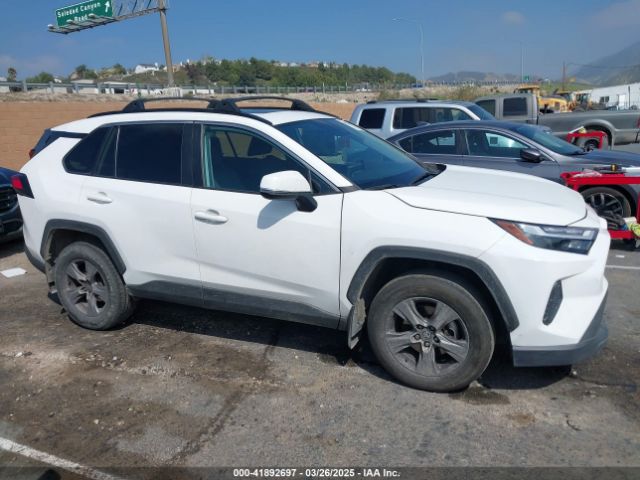 2T3W1RFV3NC181386 Toyota Rav4 Xle