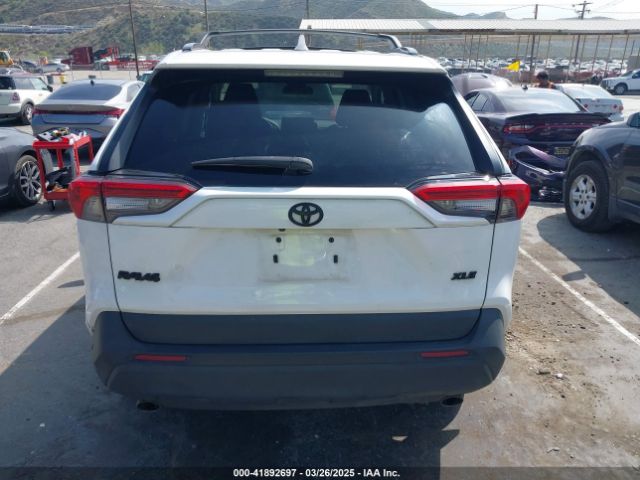2T3W1RFV3NC181386 Toyota Rav4 Xle