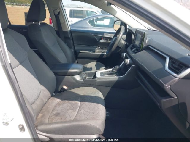 2T3W1RFV3NC181386 Toyota Rav4 Xle