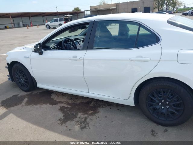 4T1B31HK3JU505807 Toyota Camry Hybrid Le