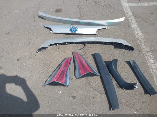 JTMRJREVXGD041235 Toyota Rav4 Hybrid Xle