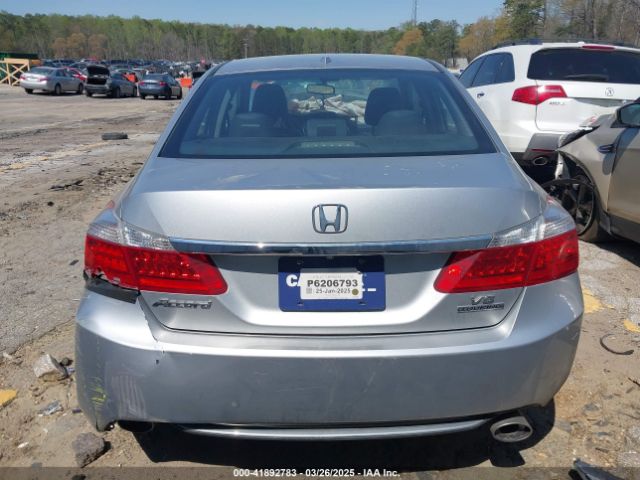 1HGCR3F92FA017199 Honda Accord Touring